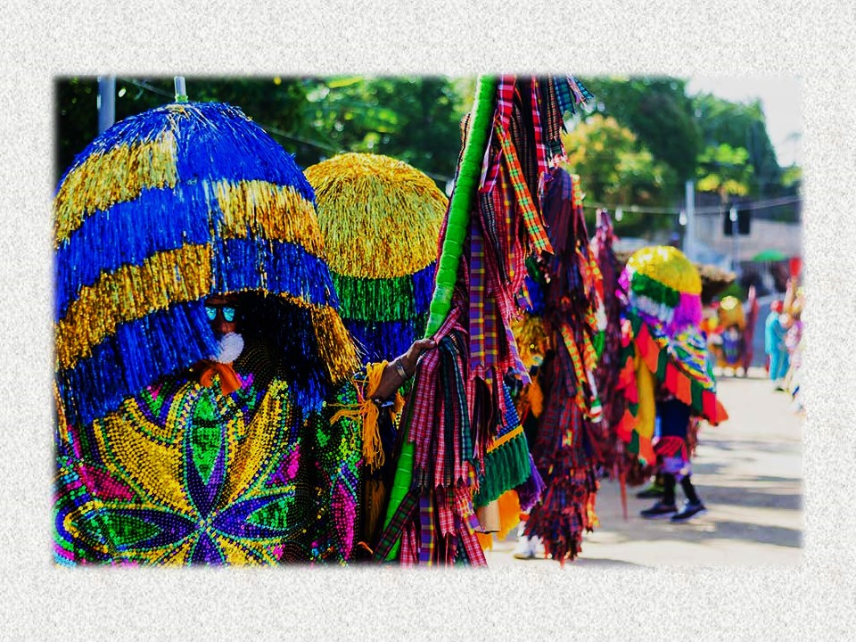 Conheça a origem e as histórias sobre o ritmo musical da cultura popular brasileira chamada  MARACATU